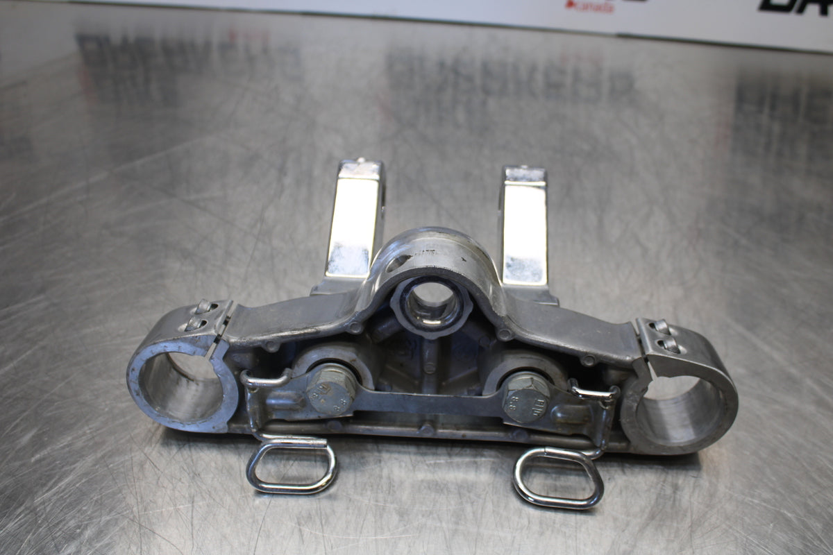04 YAMAHA ROAD STAR XV1700A FORKS UPPER TRIPLE TREE CLAMP BB155