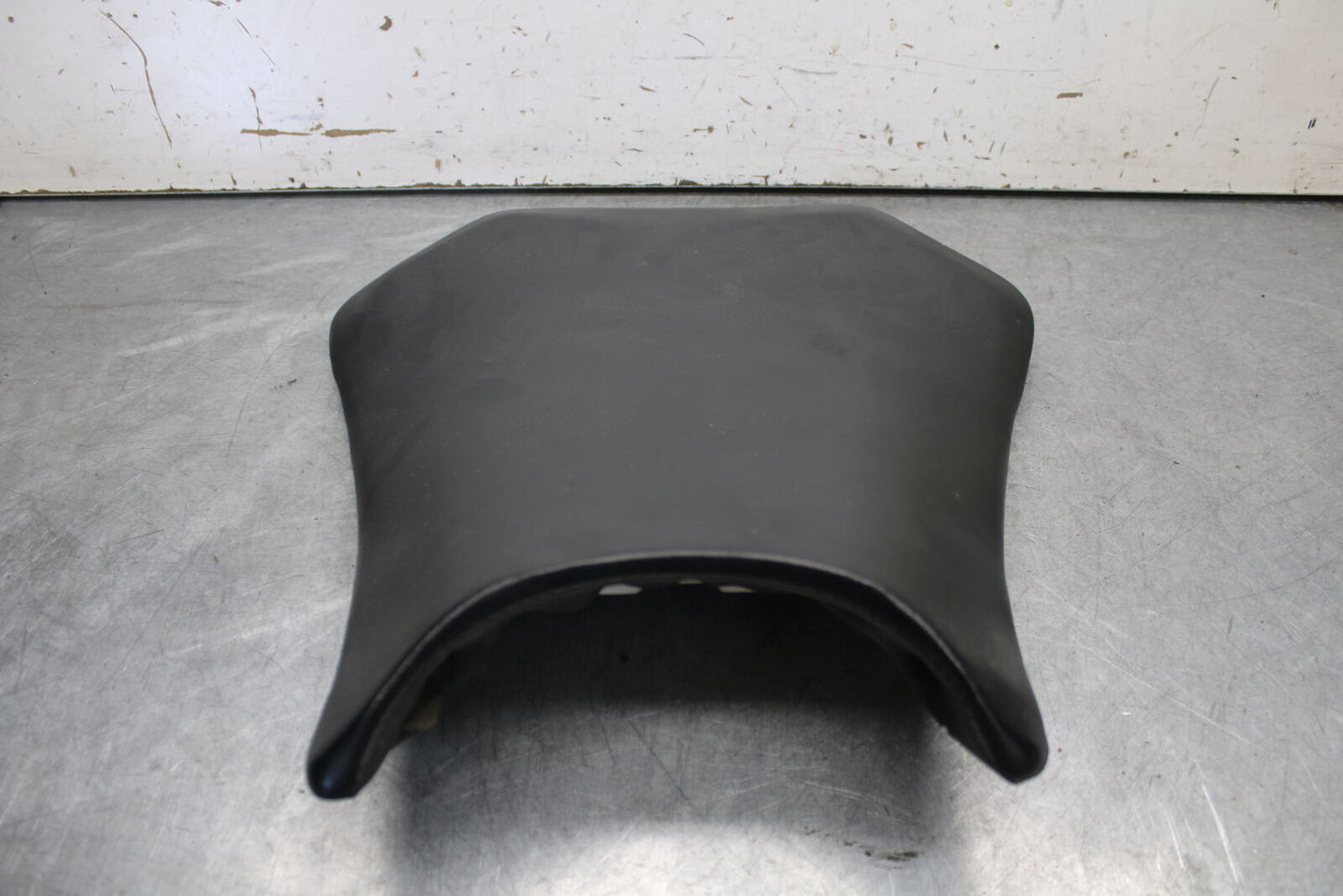 05-06 HONDA CBR600RR FRONT DRIVERS SEAT PAD SADDLE PILLION 77100-MEE-D00 BB655