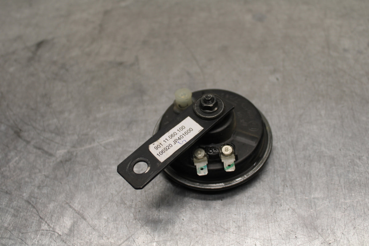 17-24 KTM 390 DUKE HORN SIGNAL BB734