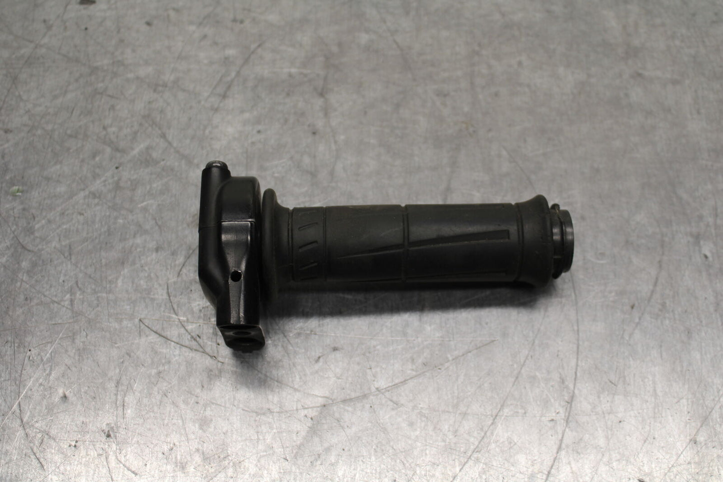 12-13 KAWASAKI Z1000 THROTTLE CABLE LINE HOUSING GUIDE BB743