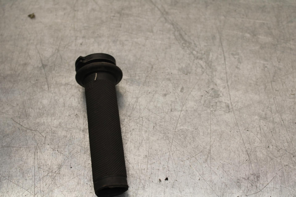 05 YAMAHA YZF R6S RIGHT THROTTLE GRIP BB600
