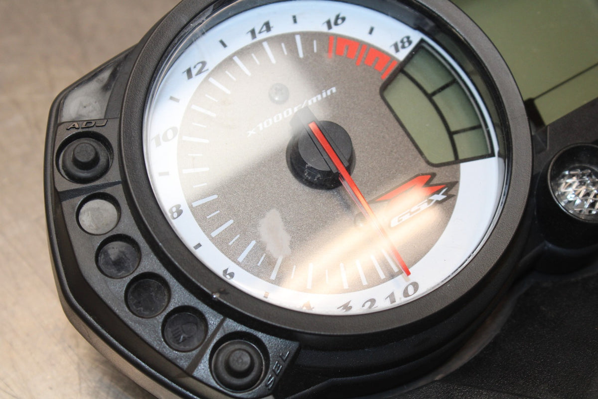 08-10 SUZUKI GSXR 600 SPEEDO GAUGES DISPLAY CLUSTER SPEEDOMETER TACHOMETER BB765