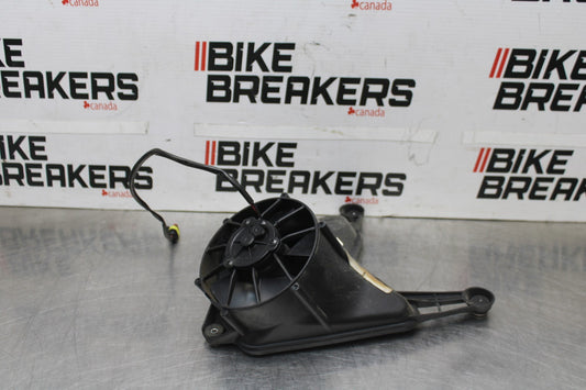 16 DUCATI 959 PANIGALE ENGINE RADIATOR COOLING FAN BB912