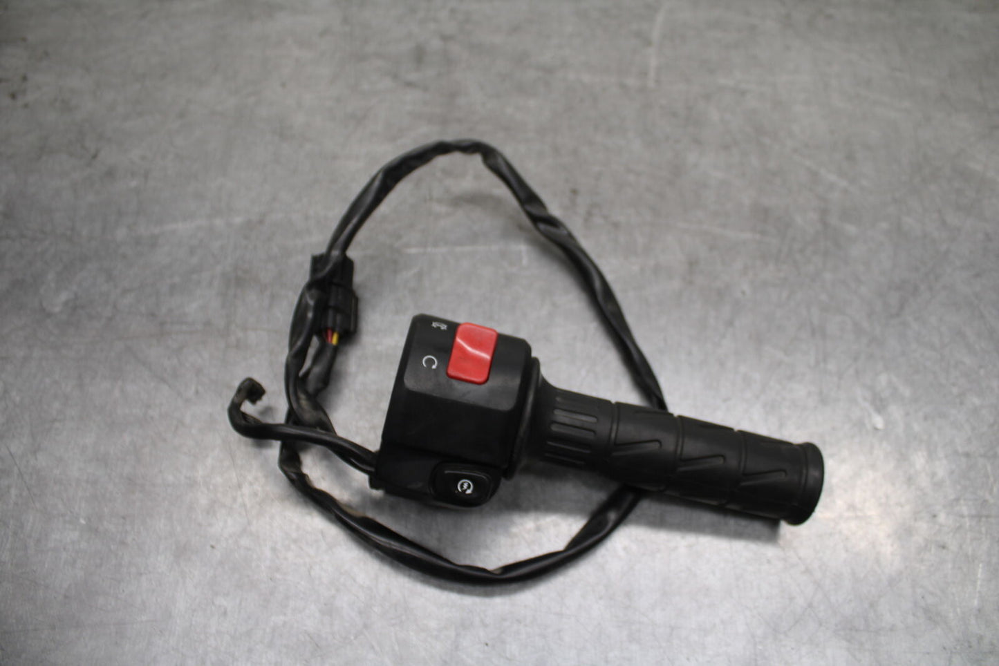 18-24 KAWASAKI NINJA 650 RIGHT CLIP ON HANDLE KILL OFF START SWITCH BB725