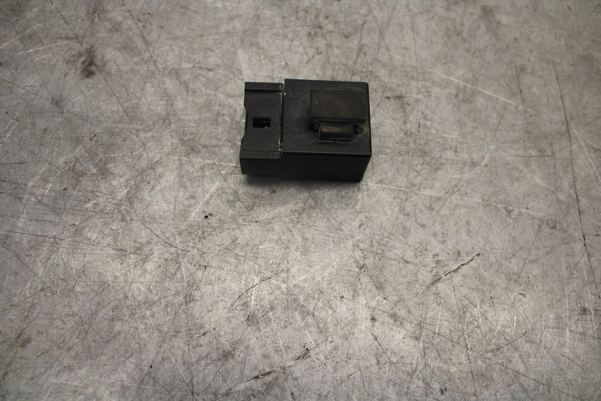 2015 Yamaha FZ09 RELAY ASSEMBLY FUSE BOX 5VK-81950-40 BB535