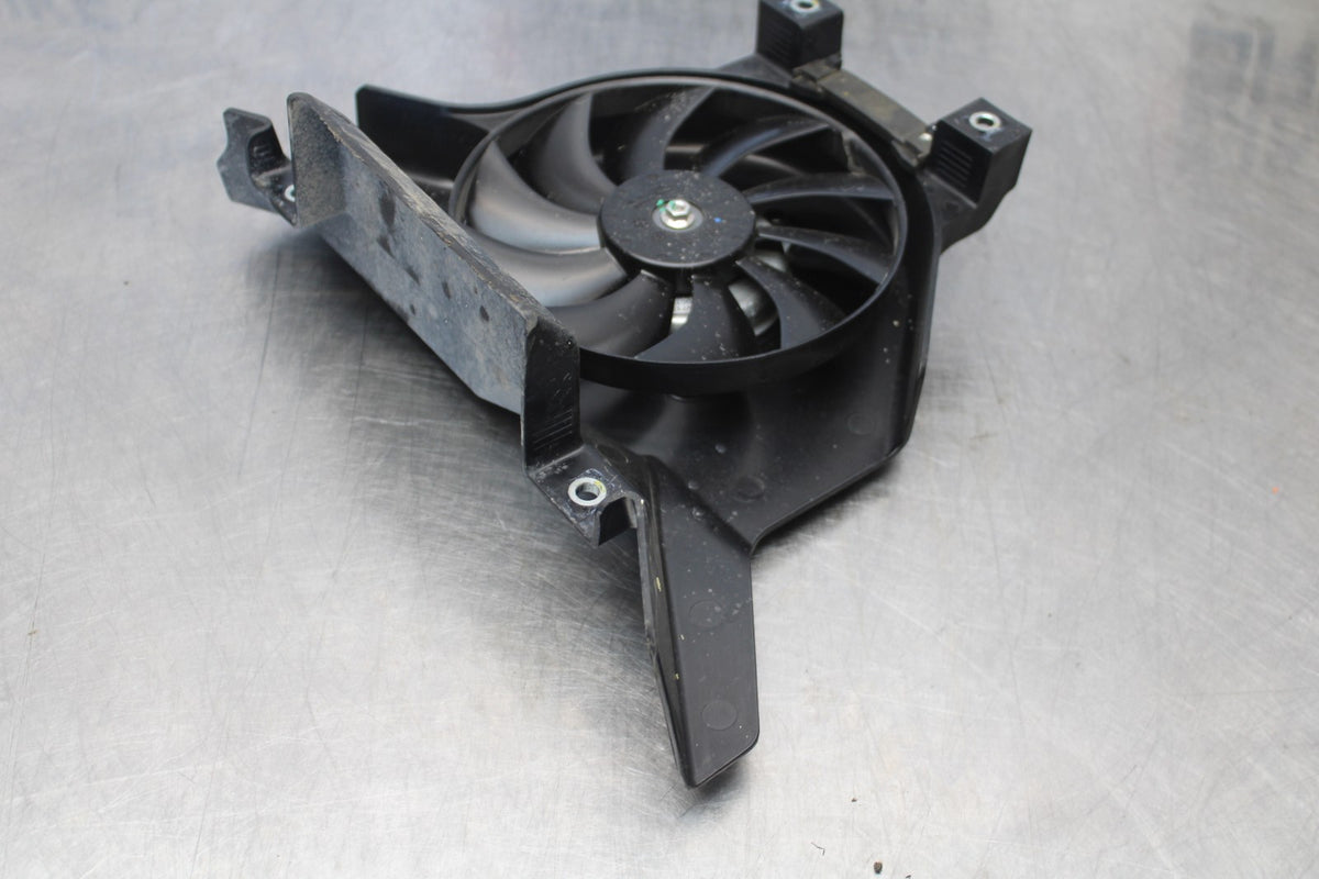 18-23 KAWASAKI NINJA 400 EX400 ABS ENGINE RADIATOR COOLING FAN BB192