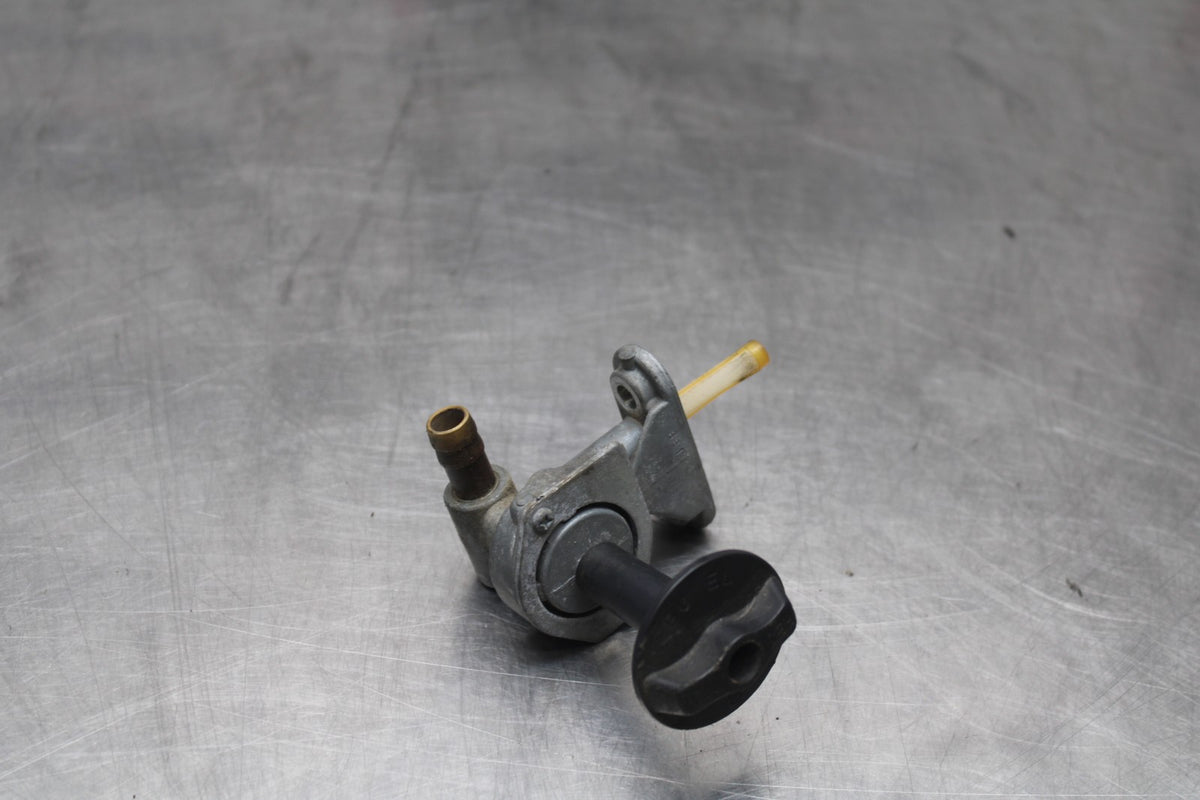 98 KAWASAKI NINJA ZX6 FUEL GAS TANK PETCOCK SHUT ON OFF VALVE BB870