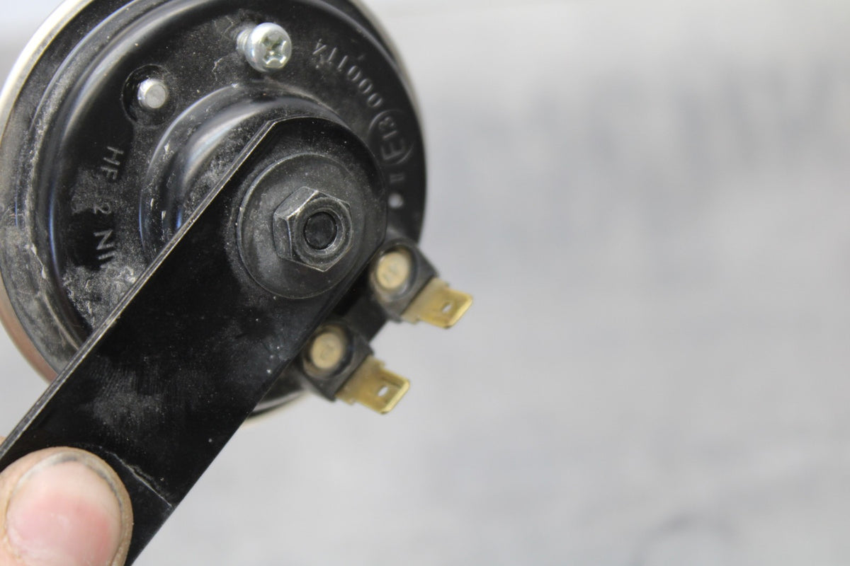 22-25 YAMAHA YZF R7 HORN SIGNAL BB182