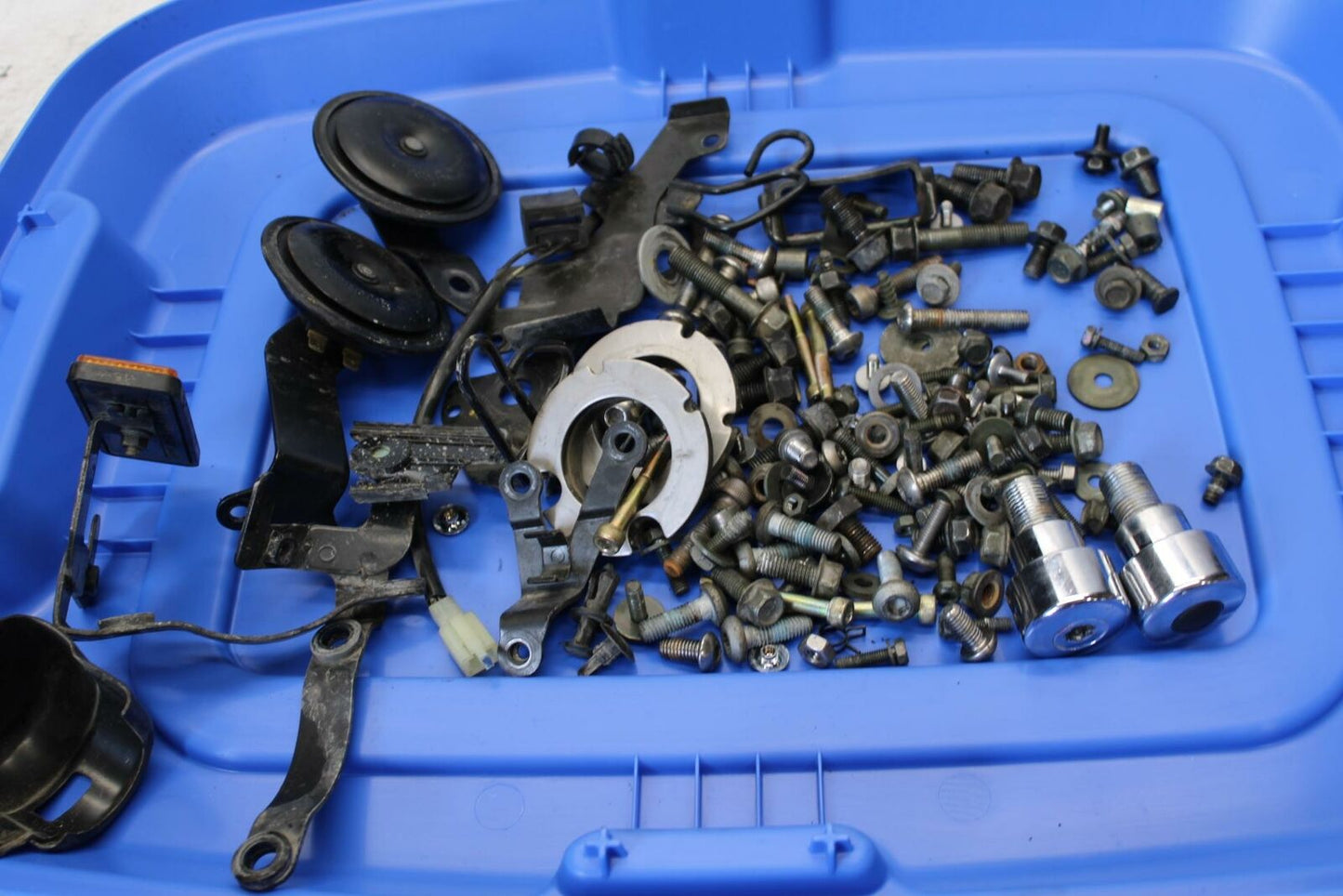 02-03 YAMAHA V STAR 1100 FAIRING COWL BOLTS SCREWS ASSORTMENT BB308