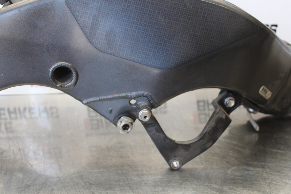 04-05 KAWASAKI NINJA ZX10R FRAME CHASSIS BB163