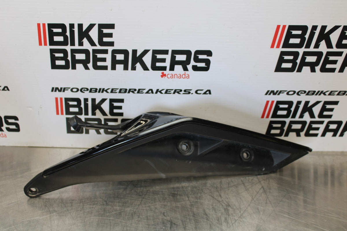17-22 KTM 390 DUKE LEFT REAR BACK TAIL FAIRING COWL SHROUD BB180