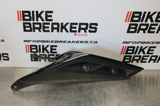 17-22 KTM 390 DUKE LEFT REAR BACK TAIL FAIRING COWL SHROUD BB180
