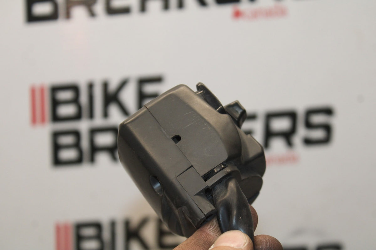 03 YAMAHA YZF R1 LEFT CLIP ON HANDLE HORN SIGNALS SWITCH SWITCHES BB895