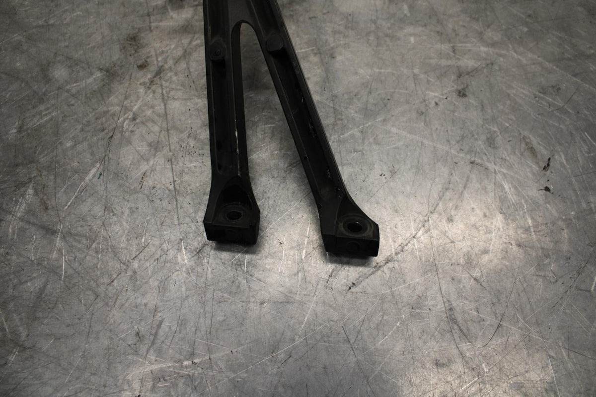 13 SUZUKI GSXR750 RIGHT REAR BACK PASSENGER PEG BB474
