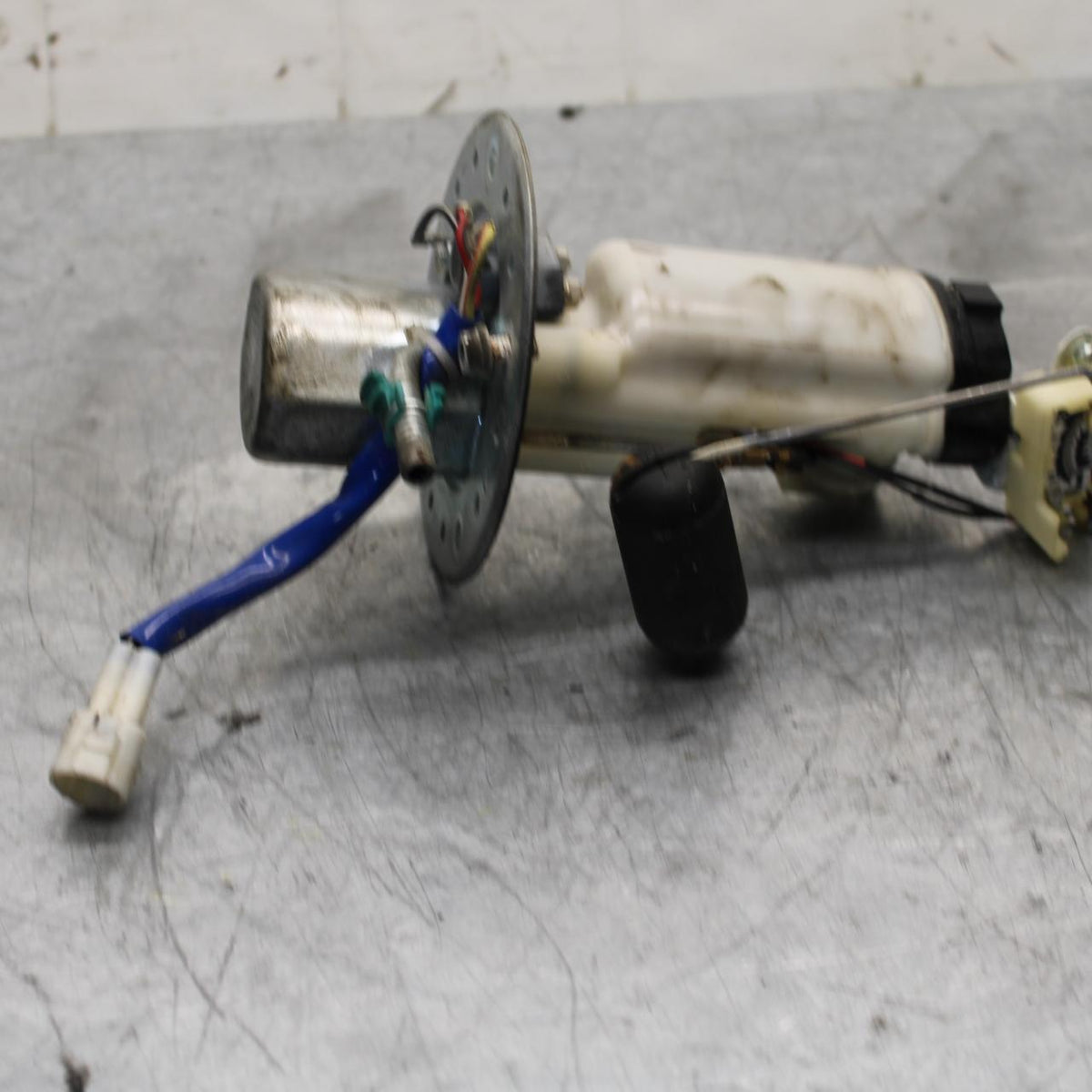 06-07 SUZUKI GSXR600 FUEL PUMP GAS PETROL SENDER UNIT BB447