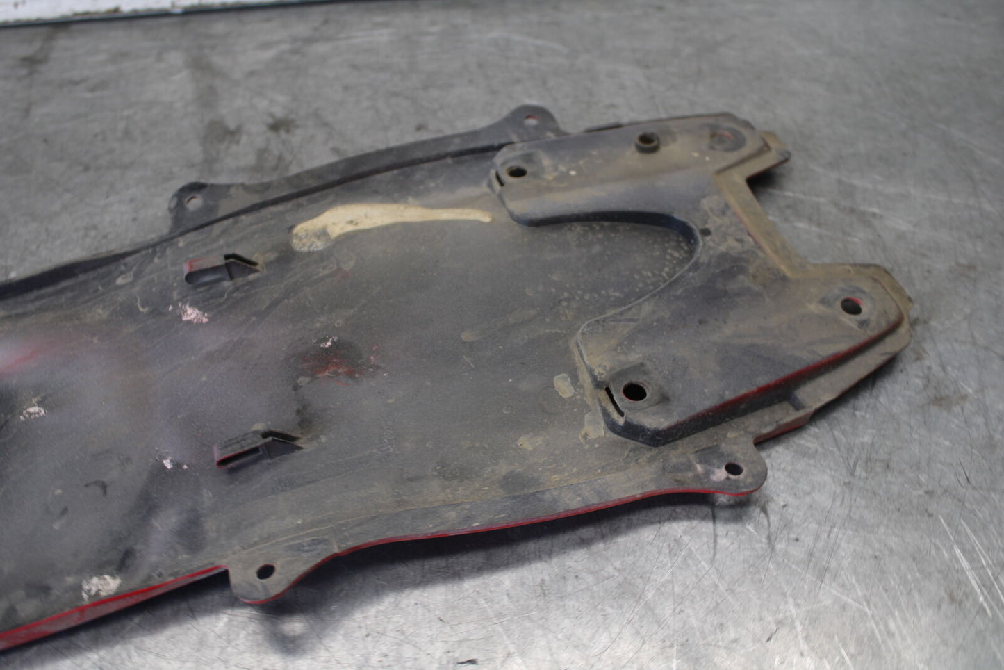 06-07 SUZUKI GSXR 600 REAR BACK TAIL UNDERTAIL FAIRING COWL FENDER BB694