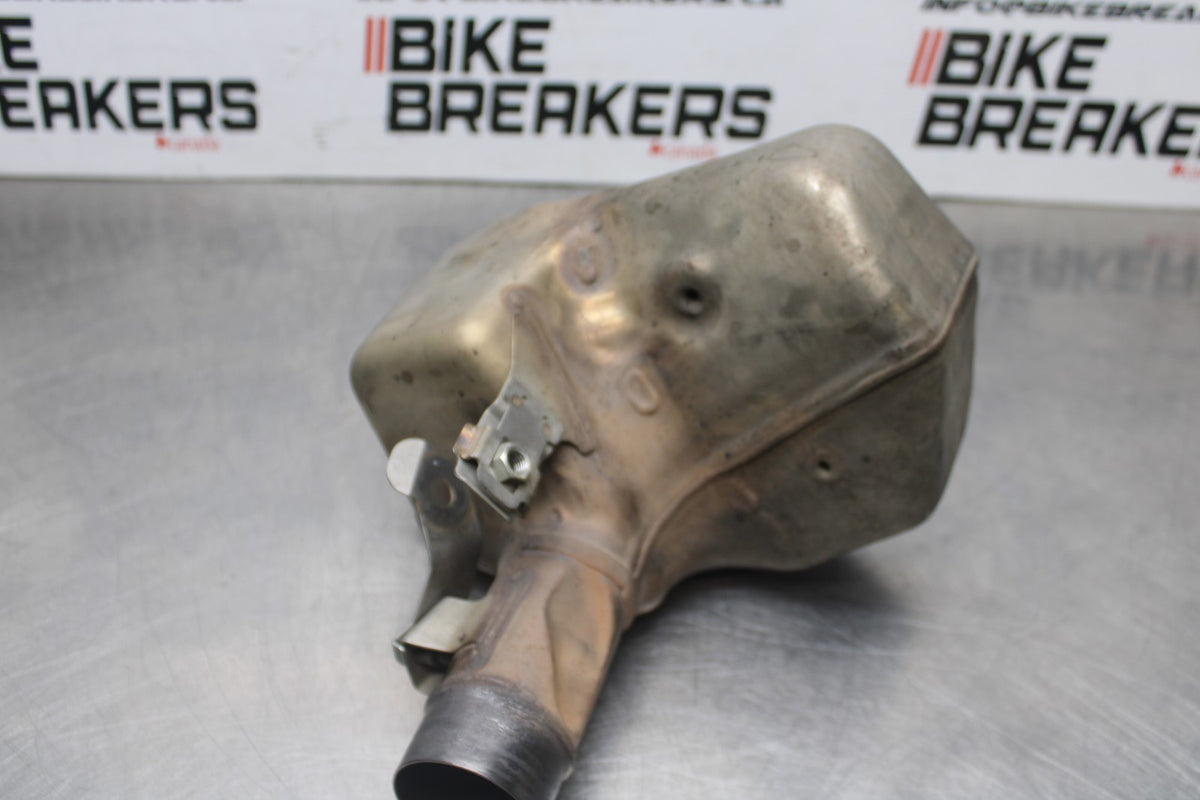 13-18 KAWASAKI NINJA ZX6R EXHAUST MIDPIPE MID MIDDLE PIPE BB735