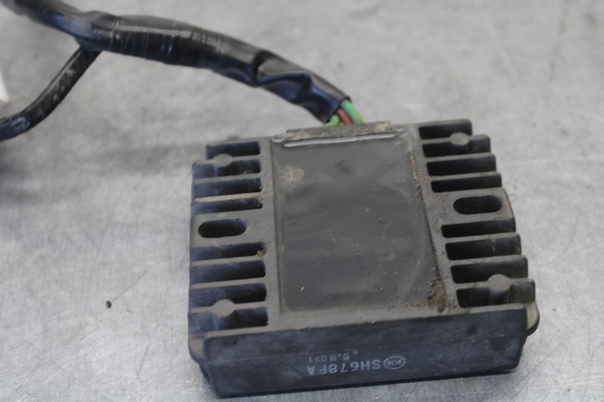 05-06 HONDA CBR600RR RECTIFIER VOLTAGE REGULATOR BB689