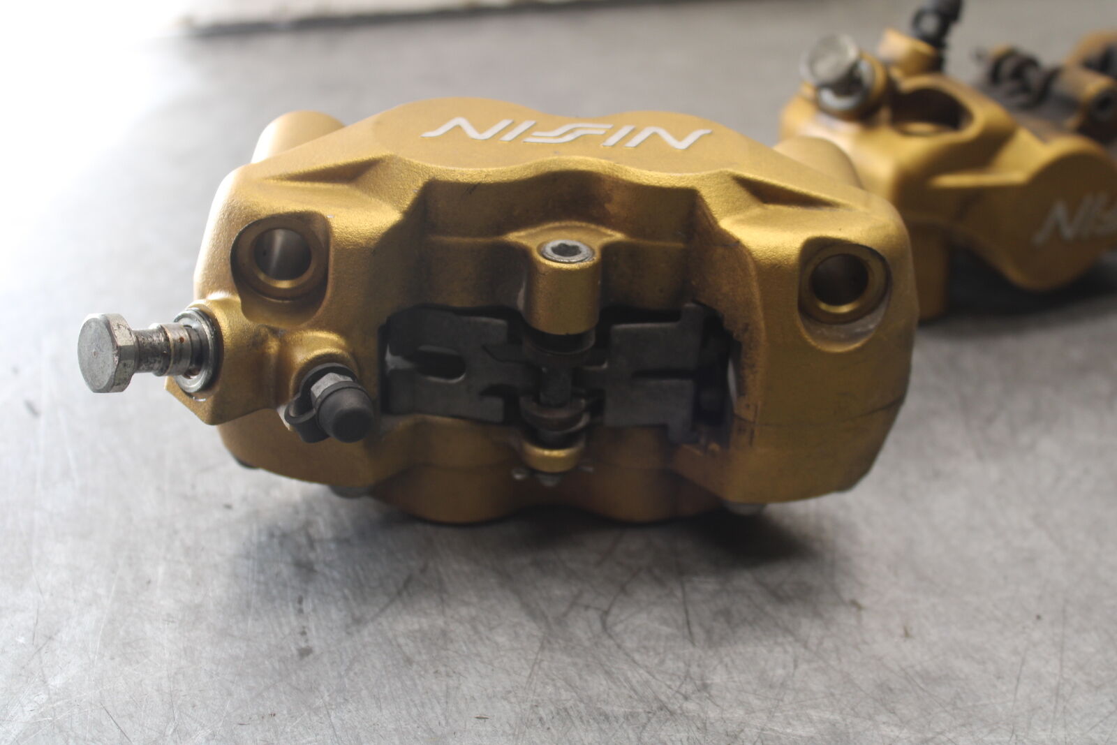 07-08 TRIUMPH DAYTONA 675 RIGHT LEFT FRONT BRAKE CALIPER SET PAIR CALIPERS BB685