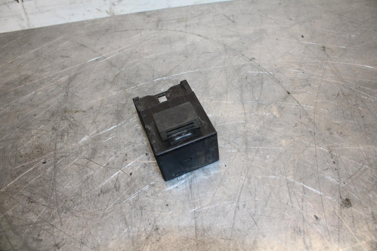 18 YAMAHA YZF R1  RELAY ASSEMBLY FUSE BOX FUEL PUMP BB473