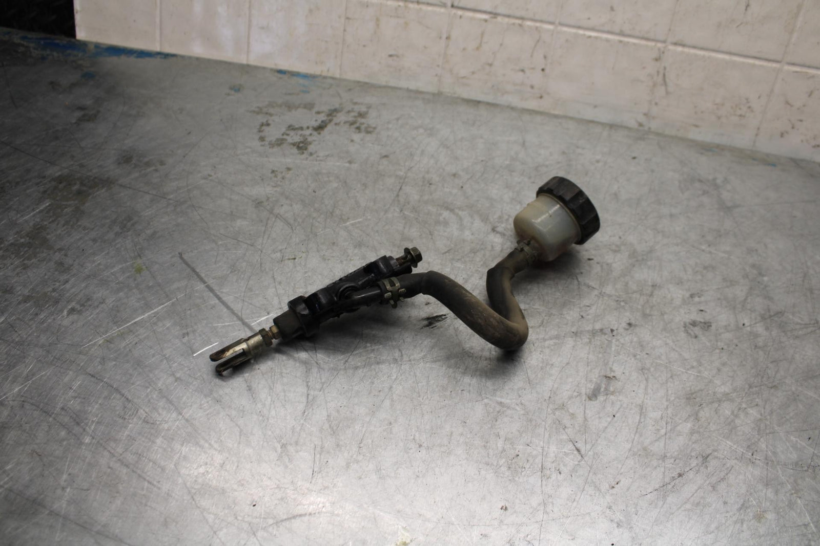 96-07 YAMAHA YZF600R REAR BACK BRAKE MASTER CYLINDER W RESERVOIR BB427