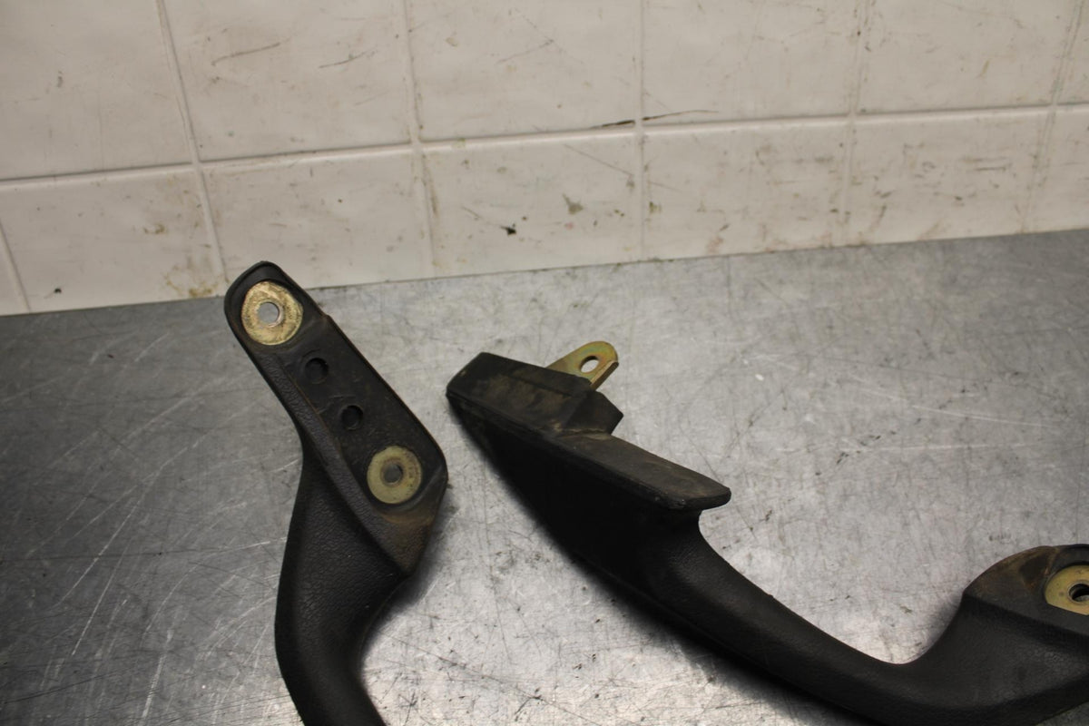 2001 Honda ST1100 PASSENGER REAR SEAT GRAB BAR HANDLE SET BB77