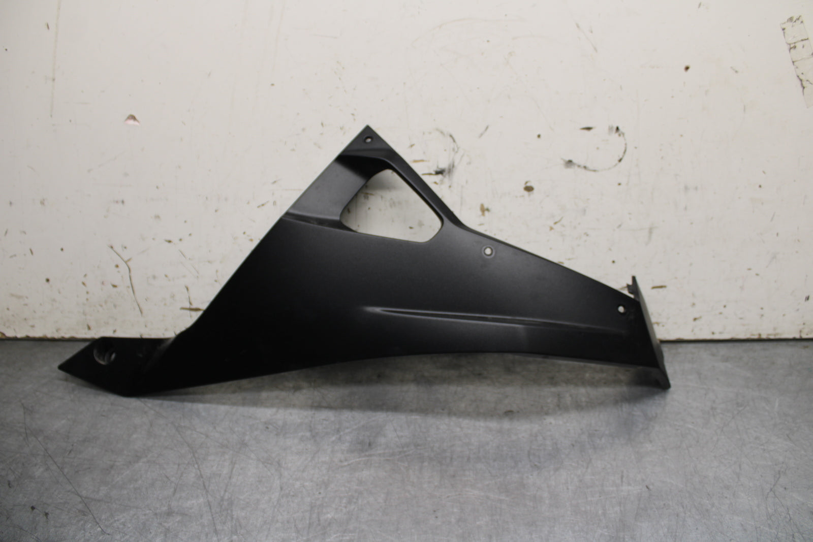 24 KAWASAKI NINJA 500 ABS RIGHT LOWER BOTTOM BELLY SIDE FAIRING COWL  BB730