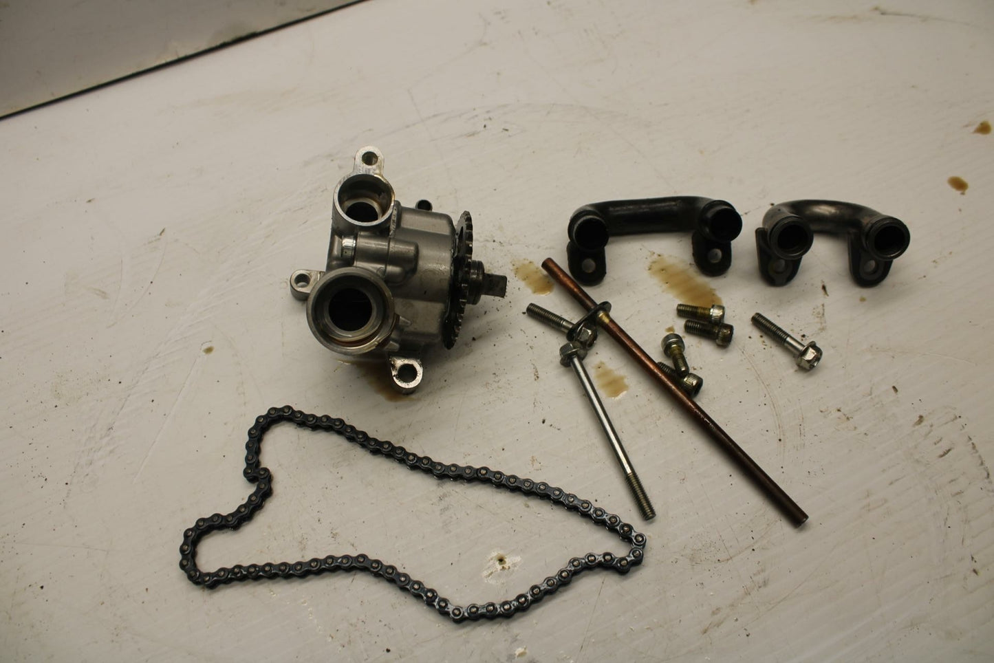 08-16 YAMAHA YZF R6 ENGINE MOTOR OIL PUMP 2C0-13300-00-00 BB273