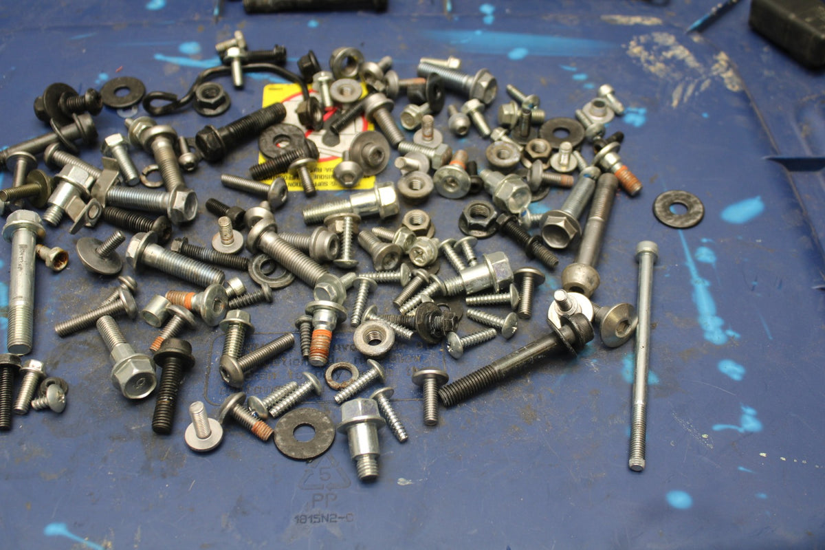 22 KAWASAKI NINJA 1000SX MOUNTING BOLTS HARDWARE MOTOR SCREWS BB780