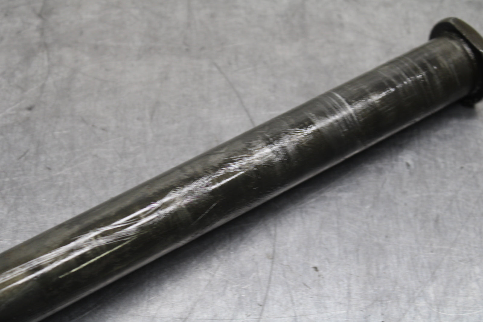 06-07 YAMAHA YZF R6 REAR AXLE BACK WHEEL RIM PIVOT BOLT AXEL BB742