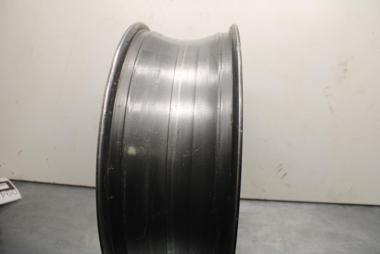 1999 Suzuki GSXR600 REAR WHEEL AND ROTOR BACK BRAKE DISC BB608