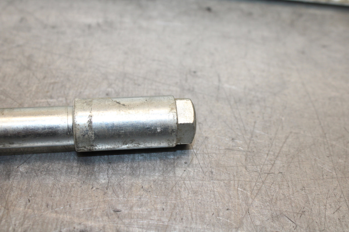 15-19 HONDA CBR300R FRONT WHEEL RIM AXLE PIVOT BOLT  BB112