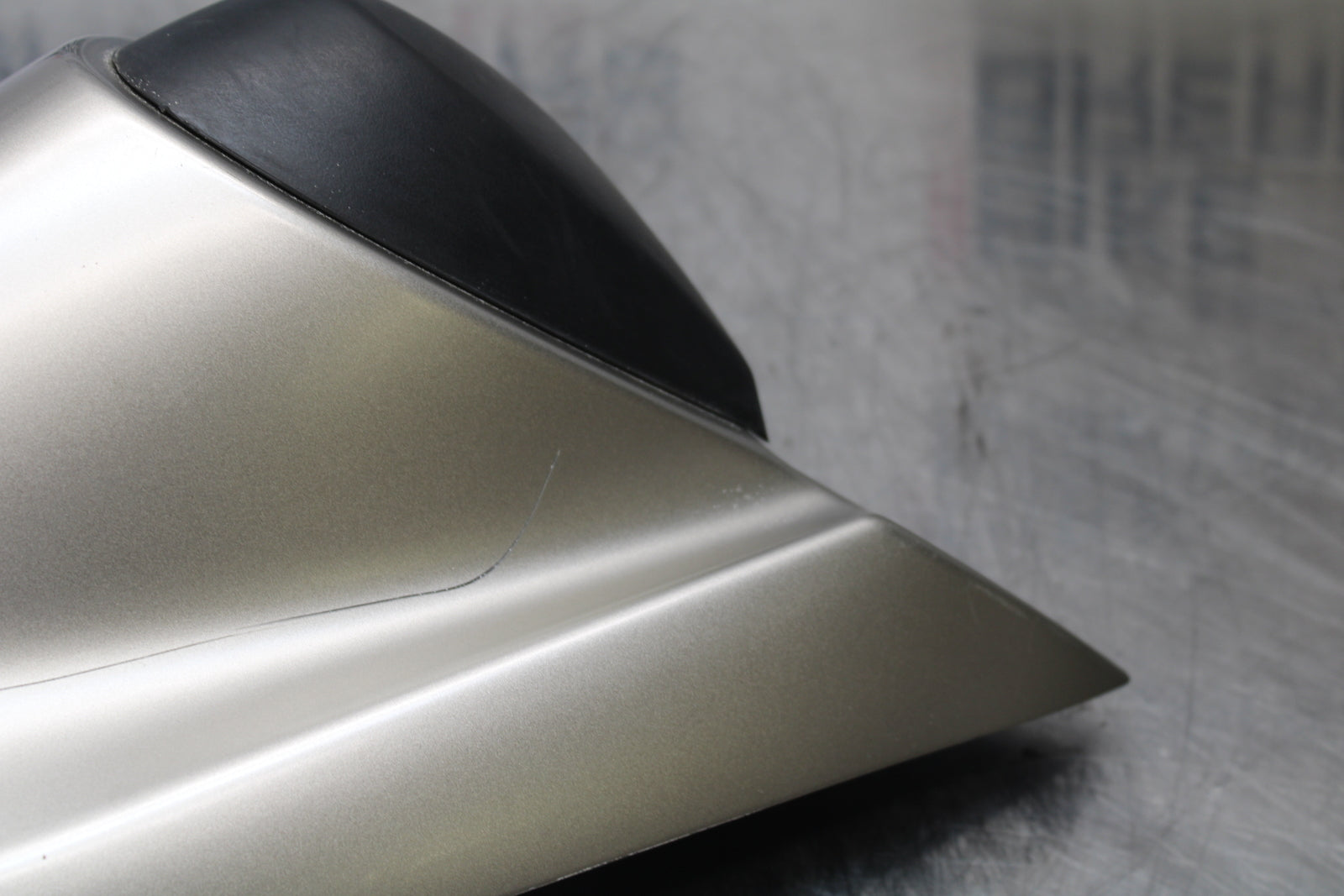 04-05 KAWASAKI NINJA ZX10R OEM REAR BACK SEAT SOLO COWL FAIRING COVER BB163