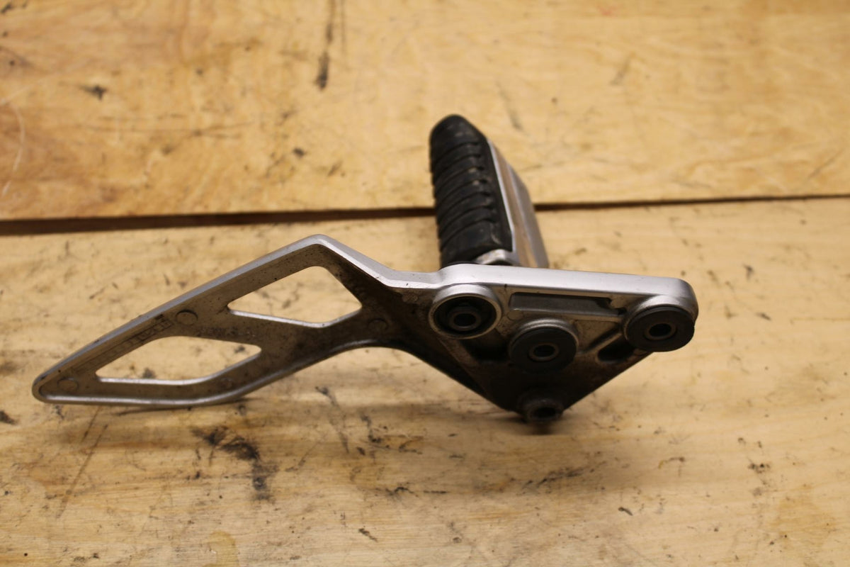 07-12 SUZUKI BANDIT 650S LEFT REARSET REAR SET DRIVER FOOT PEG REST STOP BB328