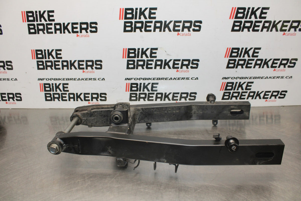 18-26 KAWASAKI Z400 REAR SWINGARM BACK SUSPENSION SWING ARM BB852