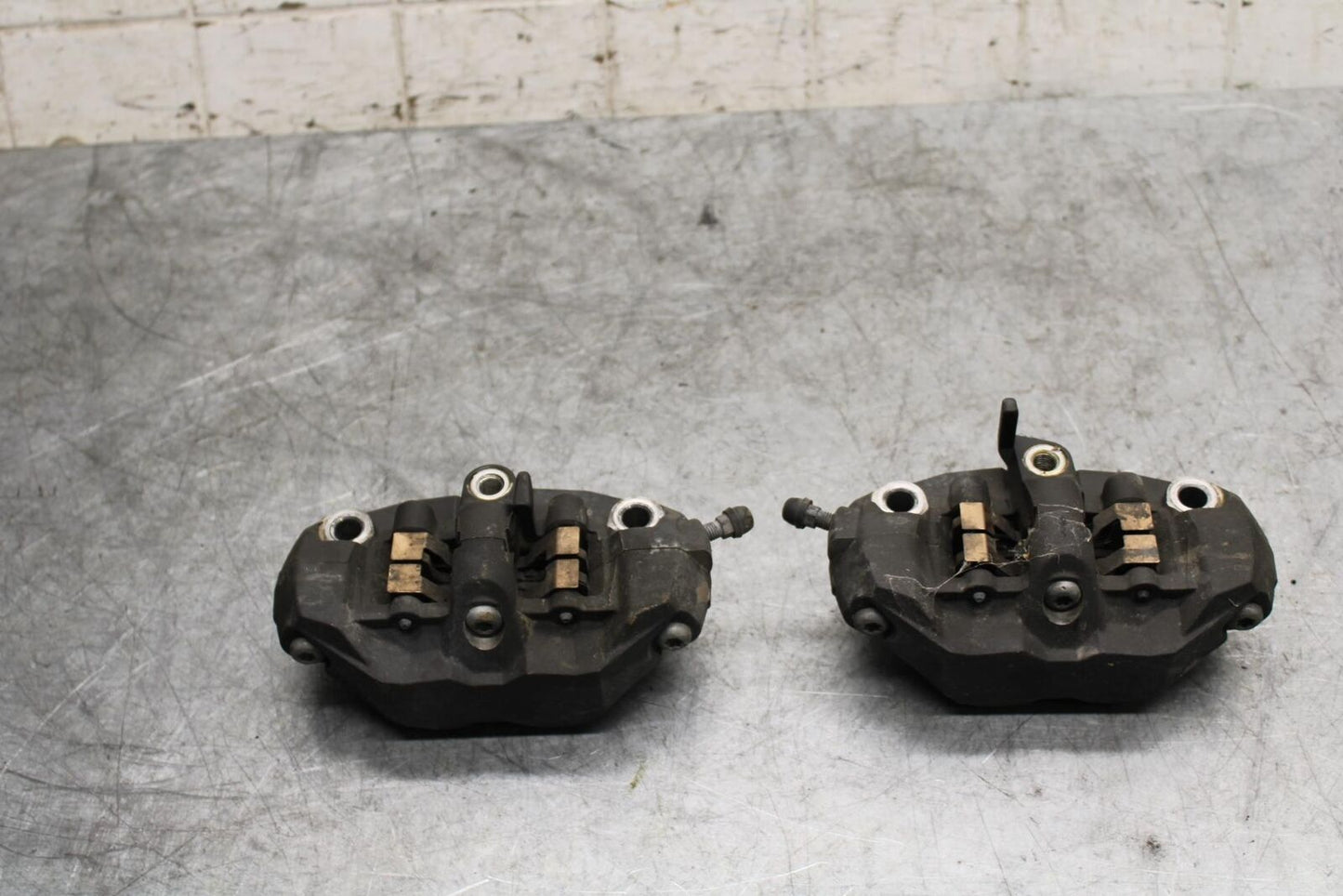 06-07 SUZUKI GSXR600 750 RIGHT LEFT FRONT BRAKE CALIPER SET PAIR CALIPERS BB543B