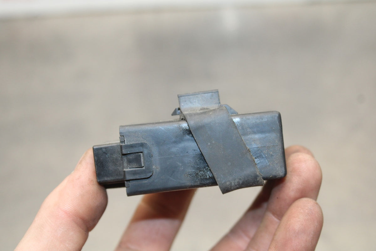 01 KAWASAKI VULCAN 1500 TURN SIGNAL BLINKER RELAY FLASHER SWITCH BB301