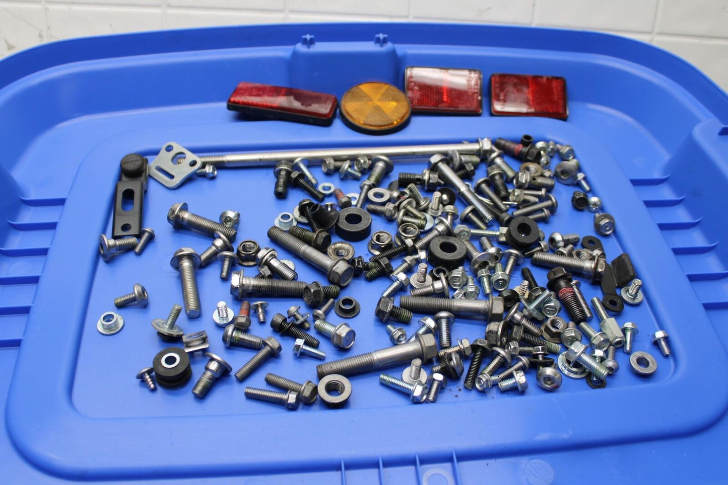 20 KAWASAKI Z400 ER400 ABS MISCELLANEOUS BOLTS, SCREWS AND HARDWARE BB586