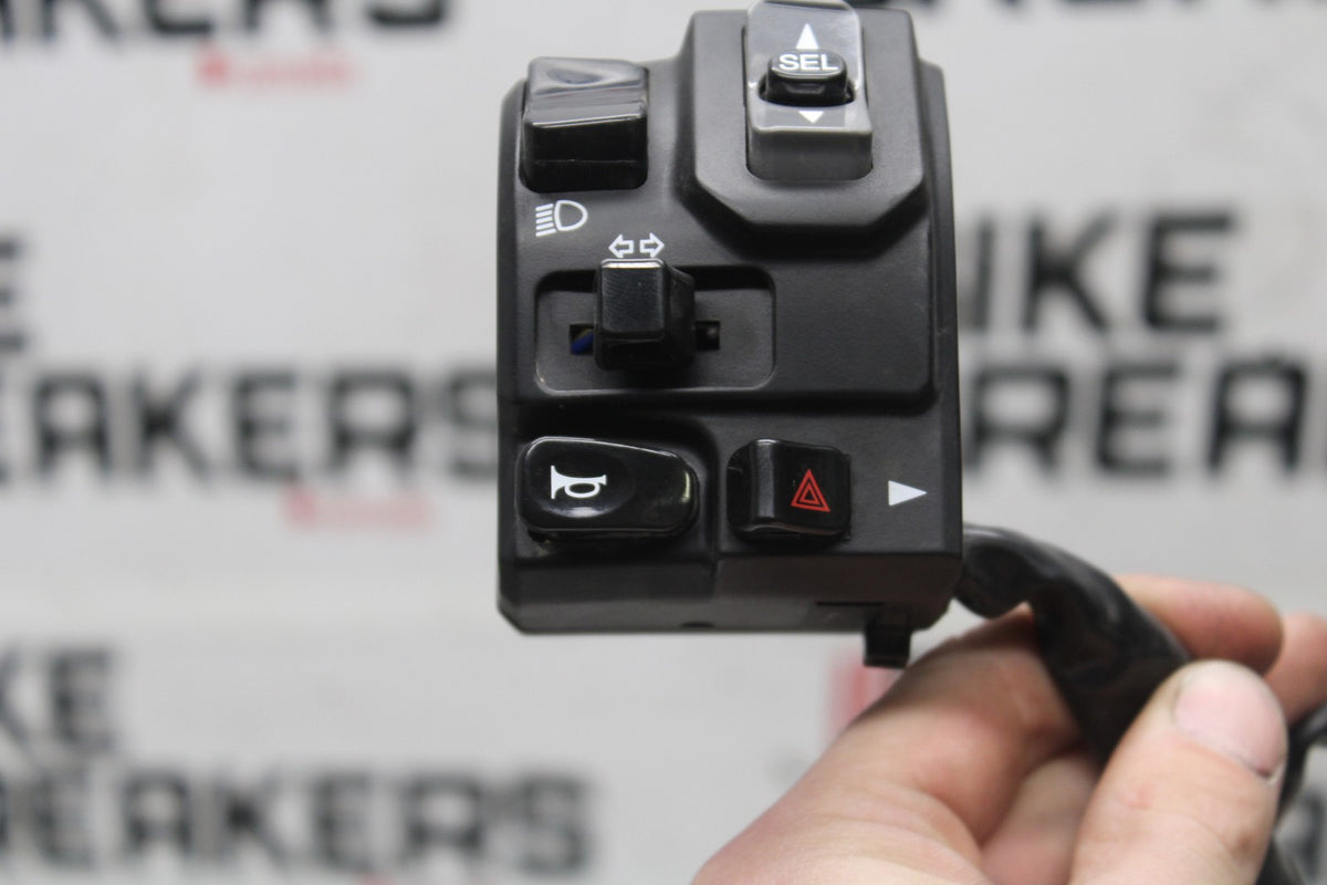 24-25 KAWASAKI NINJA ZX6R LEFT CLIP ON HANDLE HORN SIGNALS SWITCHES BB939