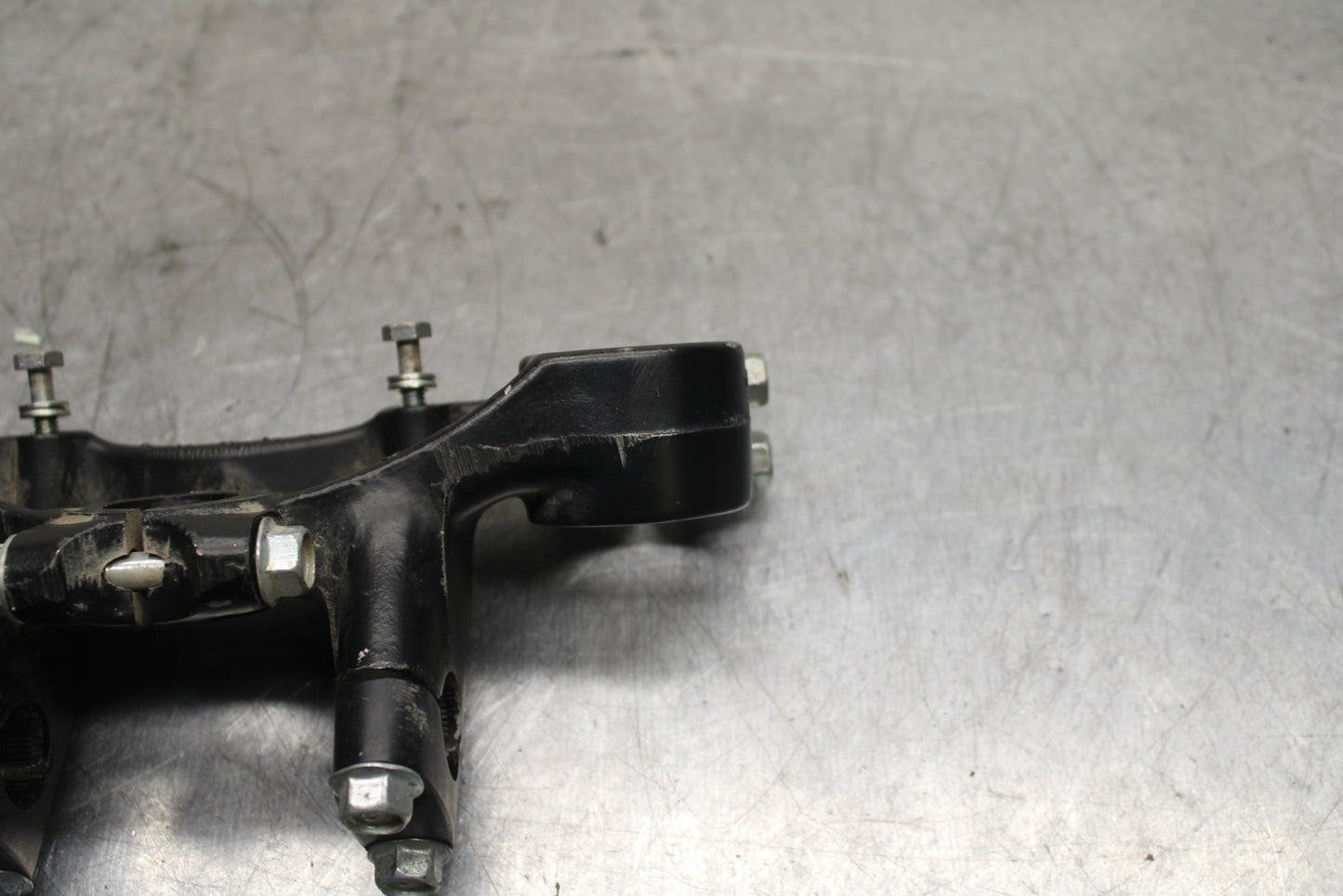 82-83 YAMAHA IT175 FORKS UPPER TRIPLE TREE CLAMP BB108