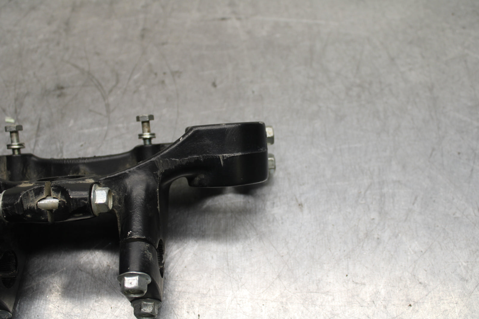 82-83 YAMAHA IT175 FORKS UPPER TRIPLE TREE CLAMP BB108