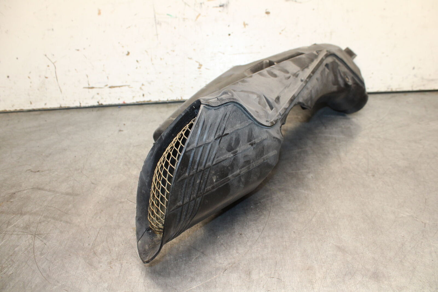 06-07 SUZUKI GSXR 600 RIGHT RAM AIR INTAKE DUCT TUBE BB737