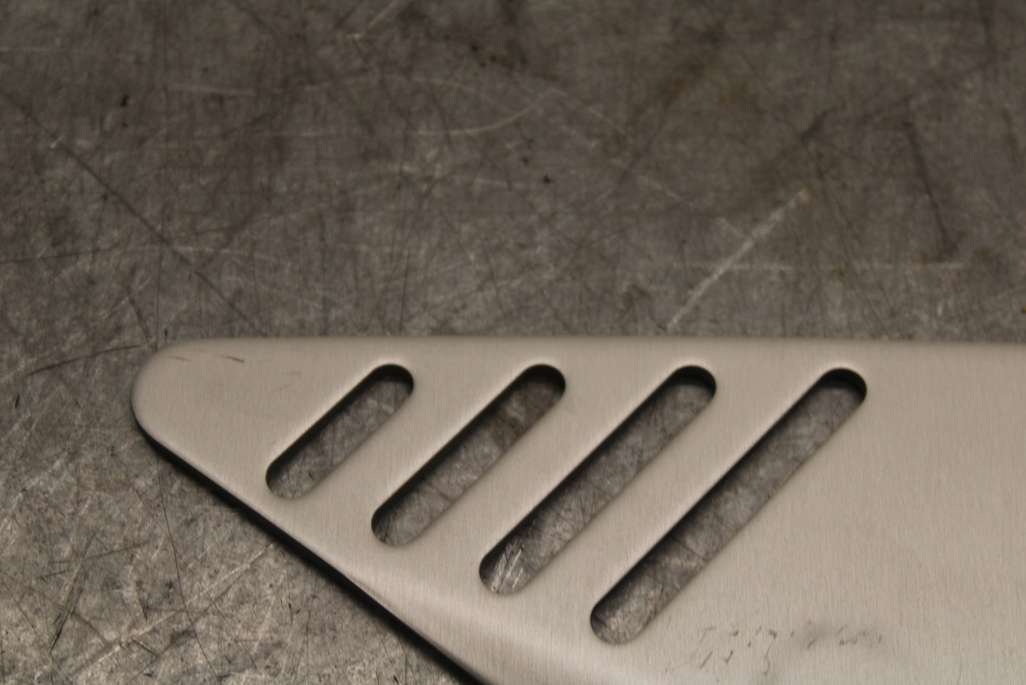 13-18 KAWASAKI NINJA ZX6R RIGHT REARSET REAR SET HEEL GUARD COVER  BB682