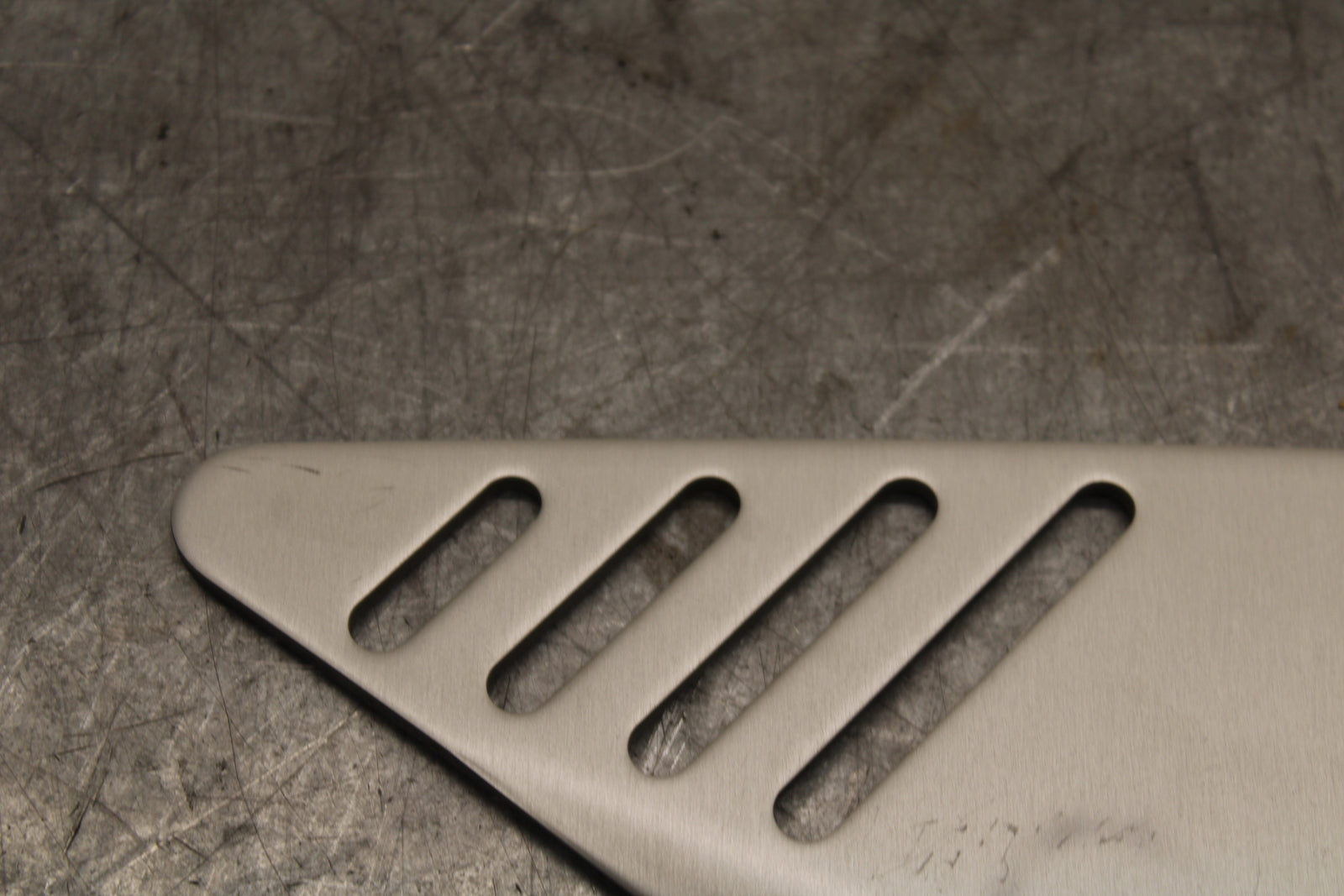 13-18 KAWASAKI NINJA ZX6R RIGHT REARSET REAR SET HEEL GUARD COVER  BB682