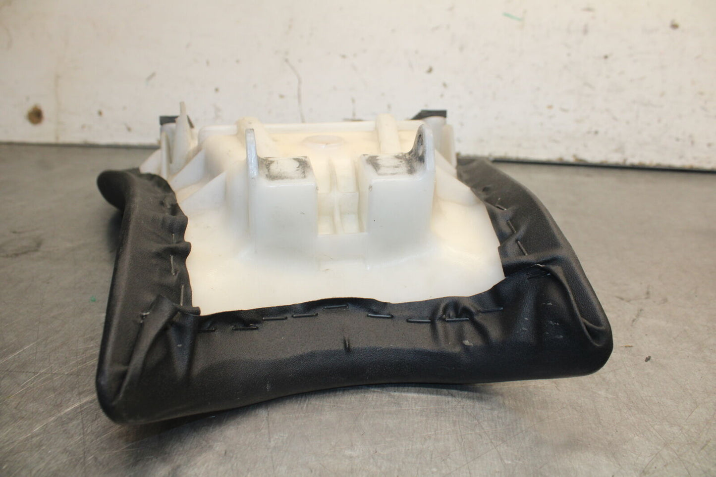 09-12 KAWASAKI NINJA ZX6R FRONT DRIVERS SEAT PAD SADDLE 53066-0246-MA BB698