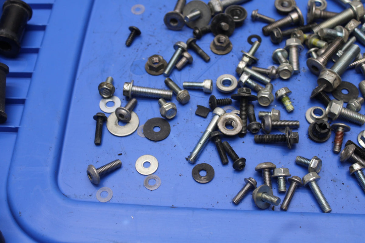 13 KAWASAKI NINJA 650 EX650F ABS BOLTS HARDWARE MOTOR SCREWS BB828