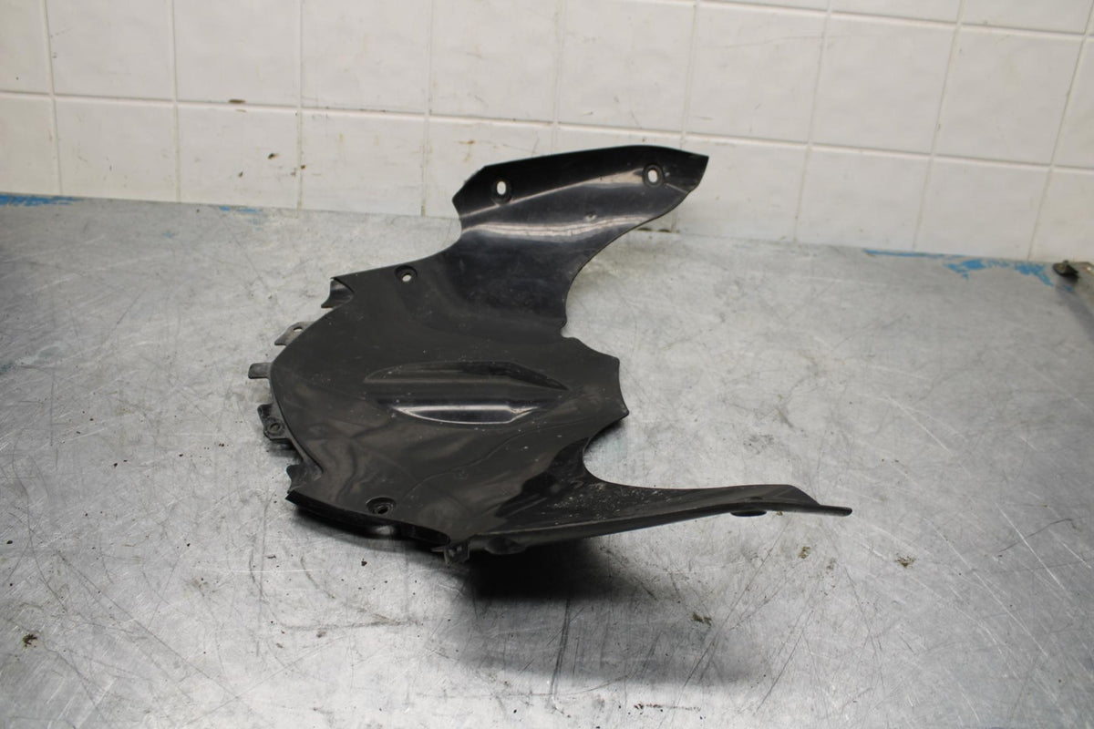 09-16 SUZUKI GSXR1000 LOWER FRONT UPPER INNER HEADLIGHT COWL FAIRING BB439