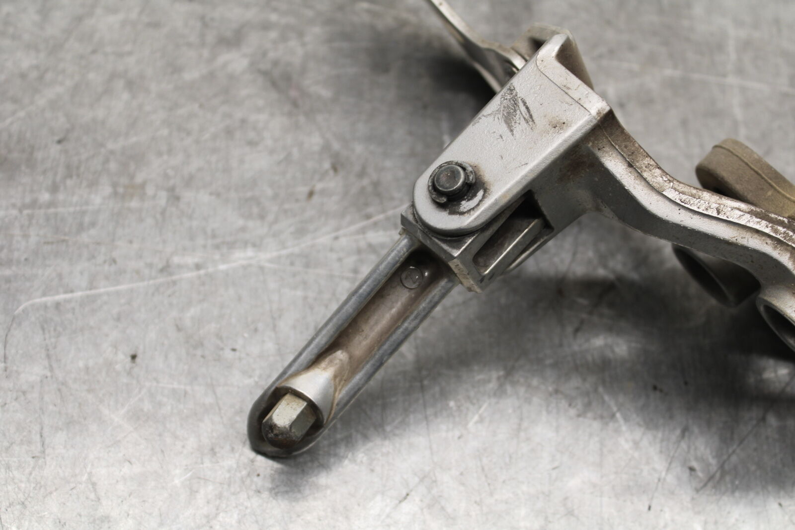 08-10 SUZUKI GSXR 600 LEFT REARSET REAR SET DRIVER FOOT PEG REST STOP  BB721