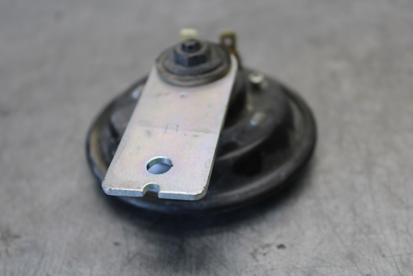 08-16 YAMAHA YZF R6 HORN SIGNAL 4TH-83371-00-00 BB665