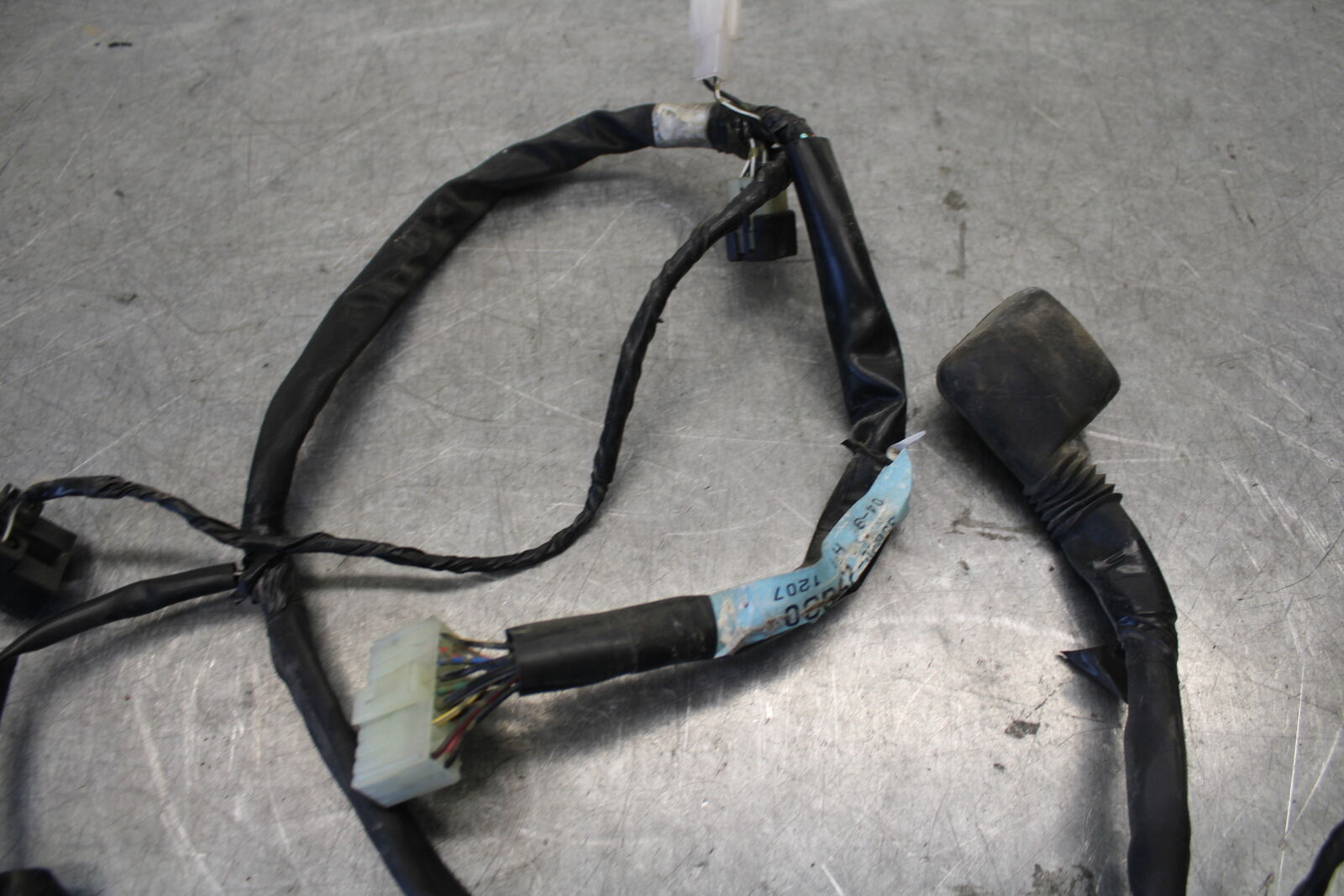 04 SUZUKI GSXR600 HEADLIGHT SPEEDO GAUGES  HARNESS WIRE LOOM 36620-29G30  BB676